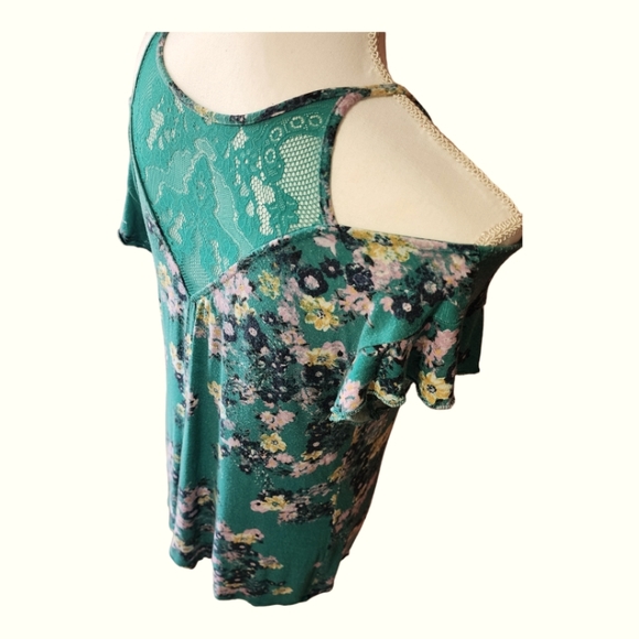 Maurices Women's Floral Cold Shoulder Top, Short Sleeve, Size Medium, M - Picture 11 of 14